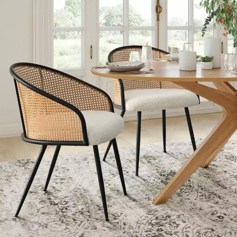 Poltroncina da pranzo imbottita bianca/nera, schienale in rattan, set da 2